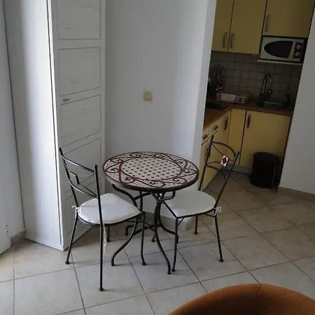 Laguna 2 Fuer 4 Personen By Interhome * Primošten