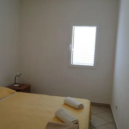 Laguna 2 Fuer 4 Personen By Interhome *