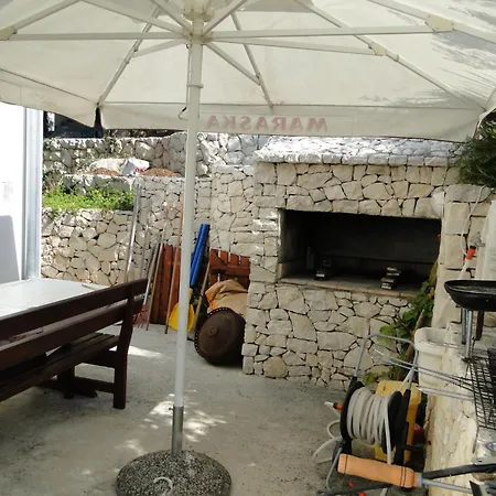 Laguna 2 Fuer 4 Personen By Interhome