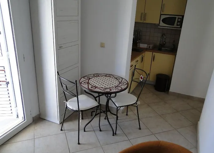 Laguna 2 Fuer 4 Personen By Interhome * Primošten