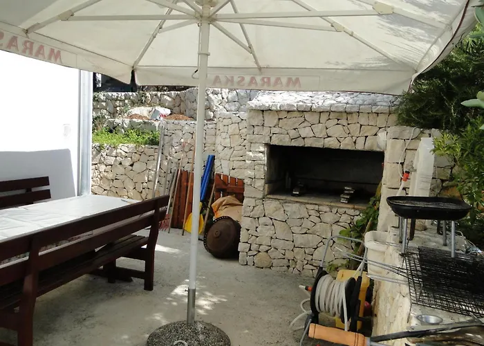 Laguna 2 Fuer 4 Personen By Interhome